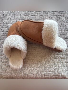 Women’s Brown Faux Suede Faux Fur Lined Slip-On Slippers, Rubber Sole, US 9-10